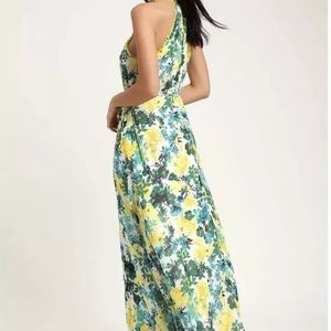 NWT FLORAL PRINT HALTER MAXI DRESS LULUS Small